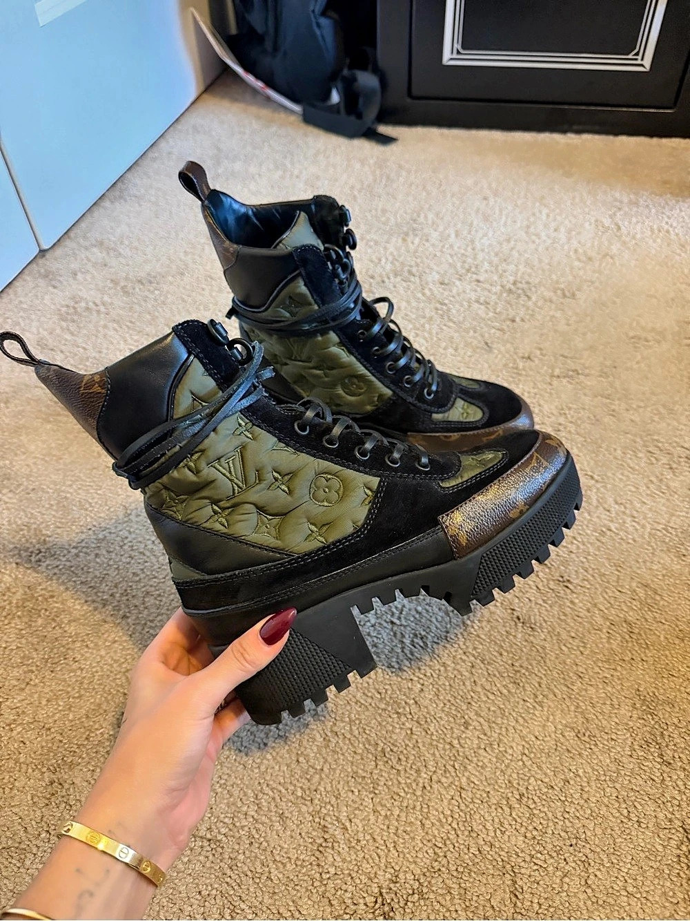 AUTHENTIC Louis Vuitton Laureate Platform Desert Boots
